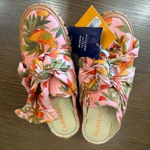 Beach toucans mule sneaker with bow